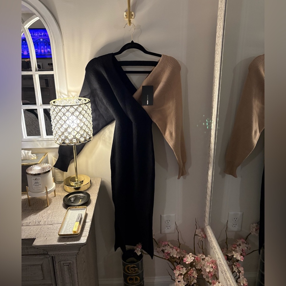 Black and Tan midi sweater Dress with removable belt (NEW)